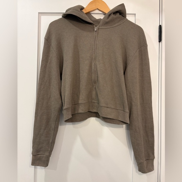 Aritzia - The Group by Babaton - Zip Up Hoodie - Picture 3 of 7